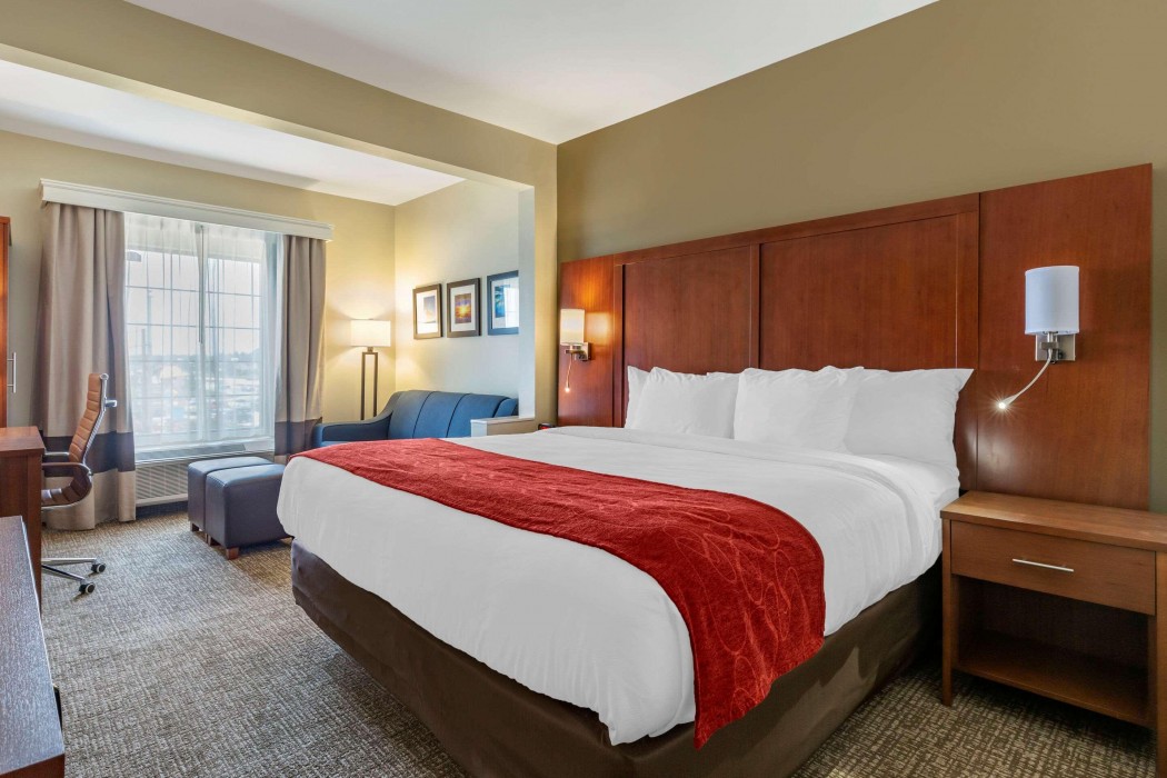 Comfort Suites Near Camp Lejeune 13/39