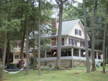 Brookview Manor Inn of the Poconos 1/51