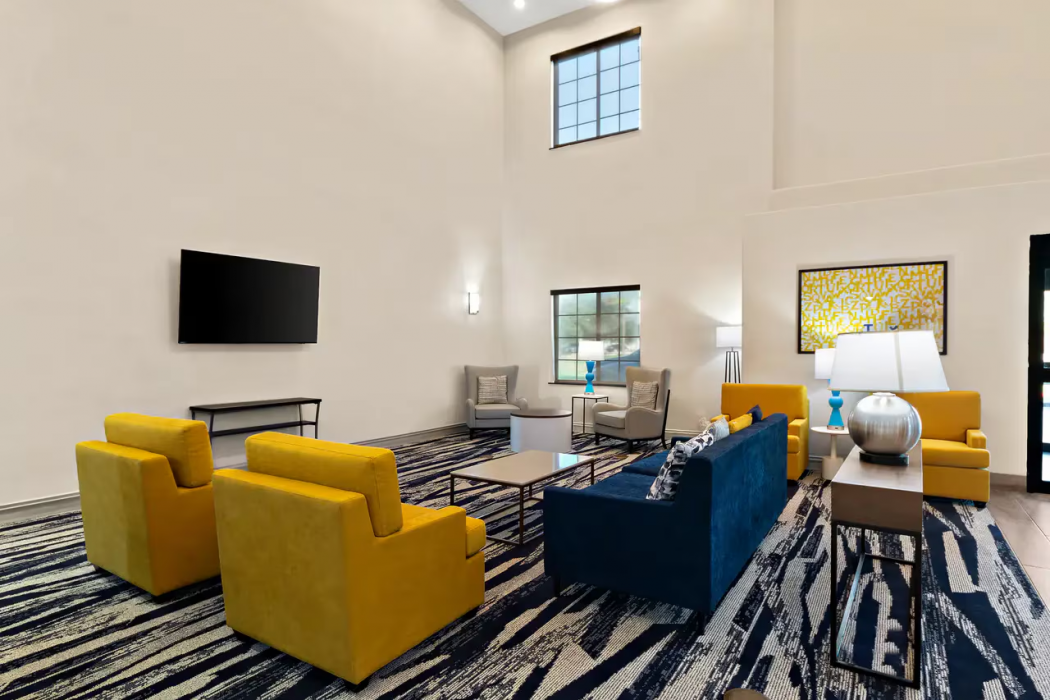 Comfort Suites Bastrop 4/36