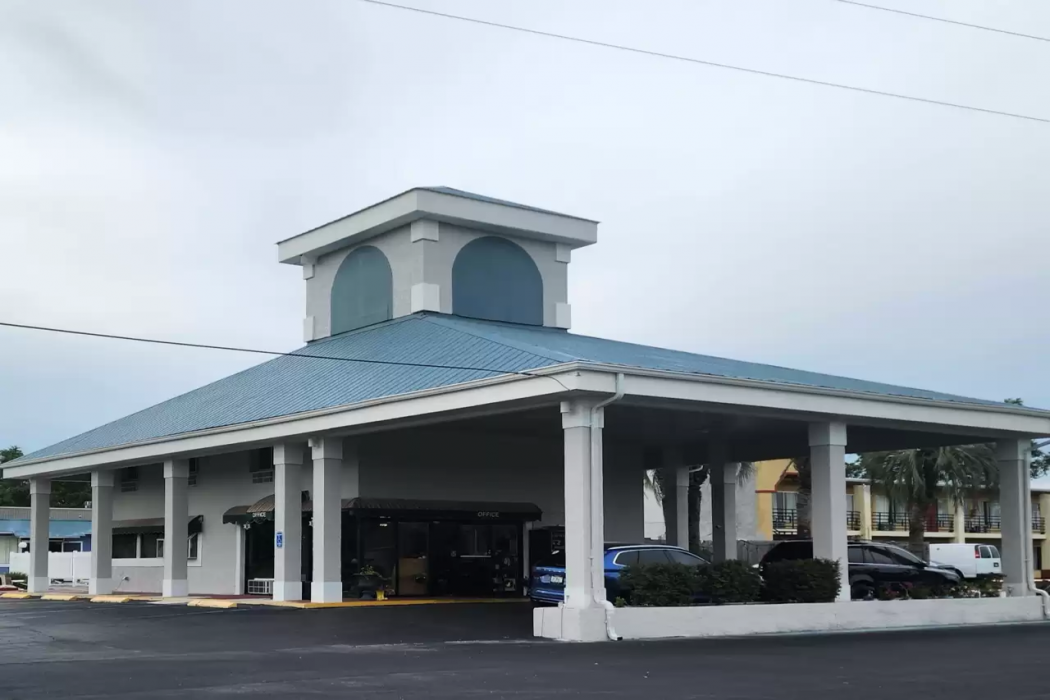Quality Inn Perry 1/8