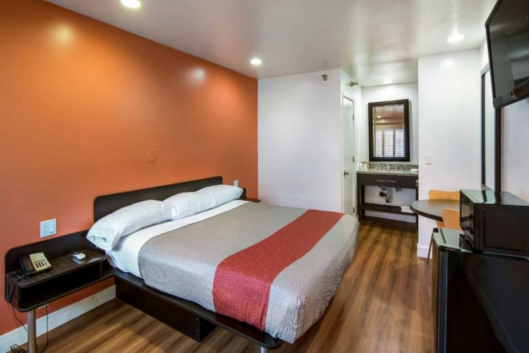 Motel6 Monterey Park, CA 8/47
