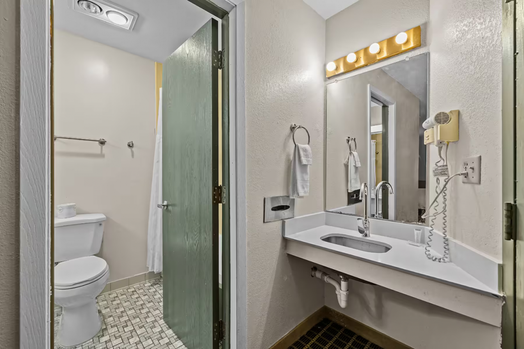 Ramada by Wyndham Stevens Point 22/36
