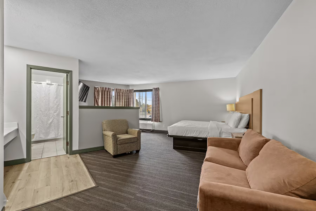 Ramada by Wyndham Stevens Point 11/36