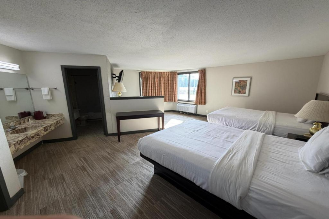 Ramada by Wyndham Stevens Point 19/36