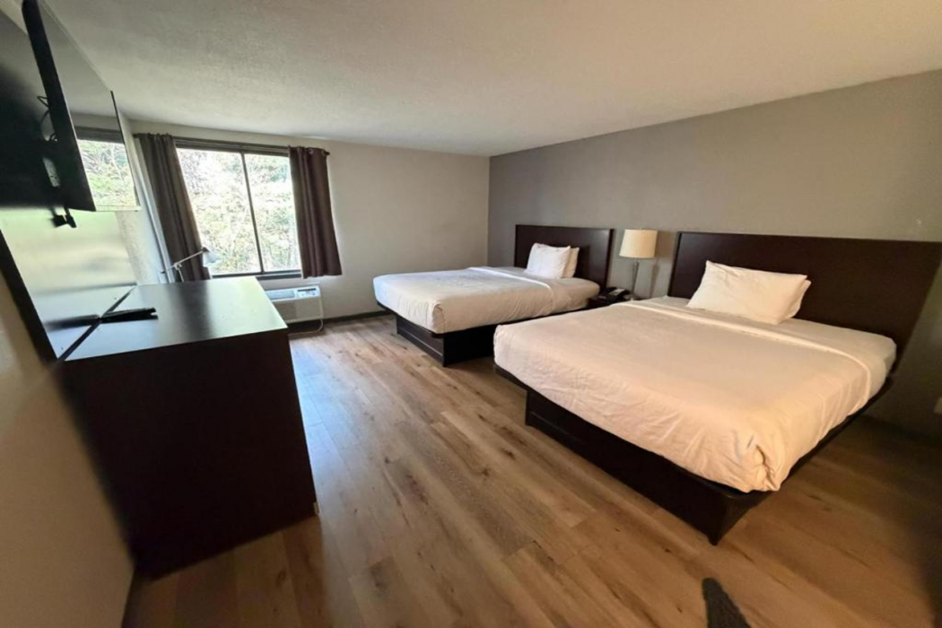 Ramada by Wyndham Stevens Point 12/36