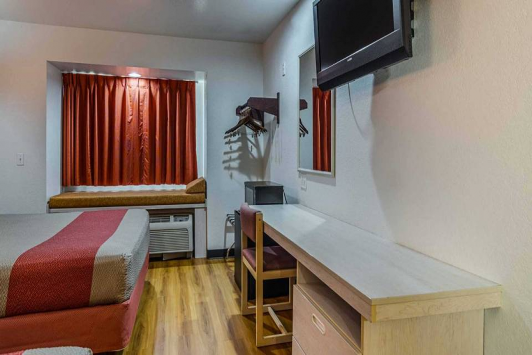 Motel6 McAlester, OK 13/39