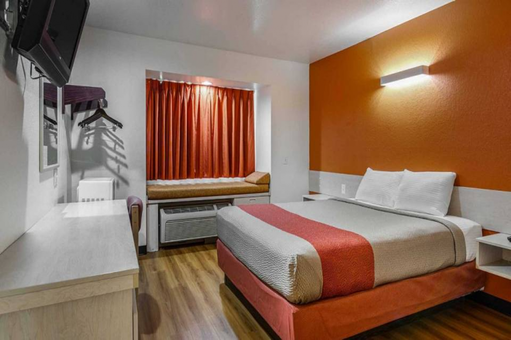Motel6 McAlester, OK 12/39