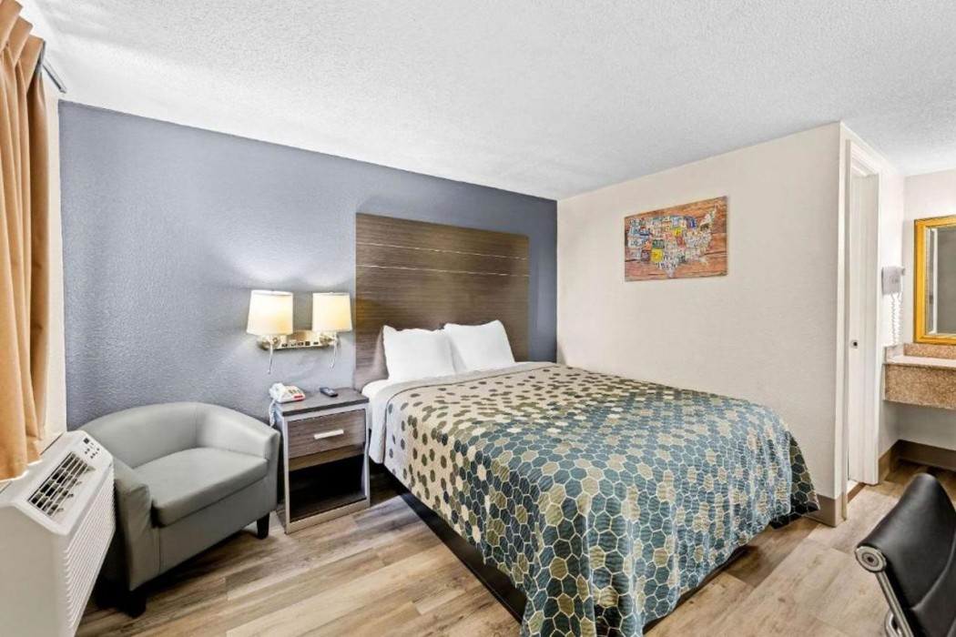 Econo Lodge Kingsport East 16/38