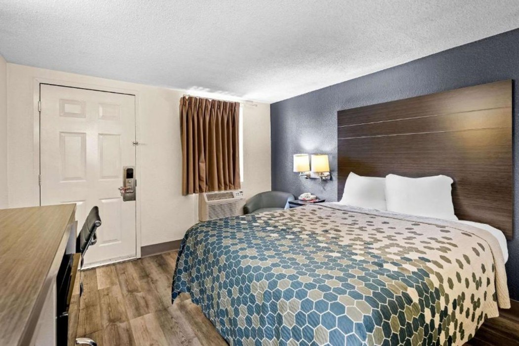 Econo Lodge Kingsport East 17/38
