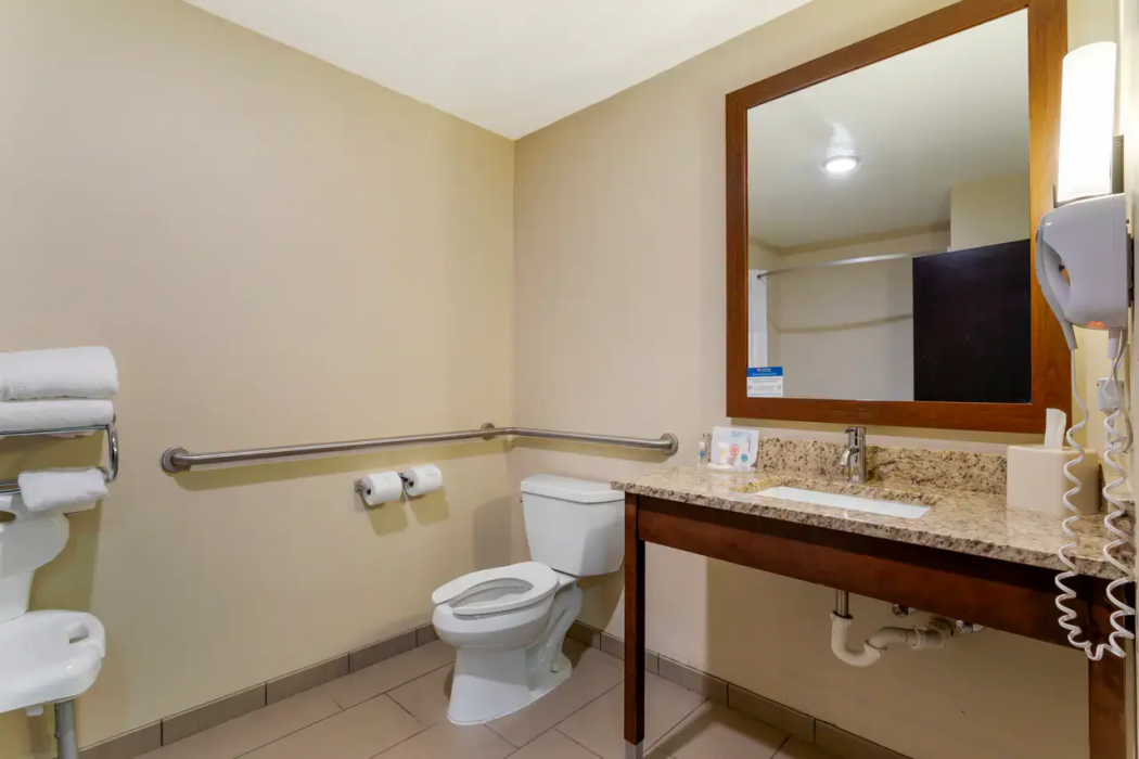 Comfort Suites Kingsport South 11/32