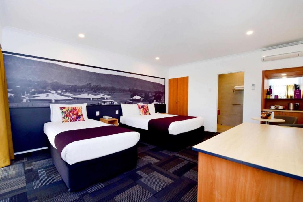 Mercure Alice Springs Resort 10/57