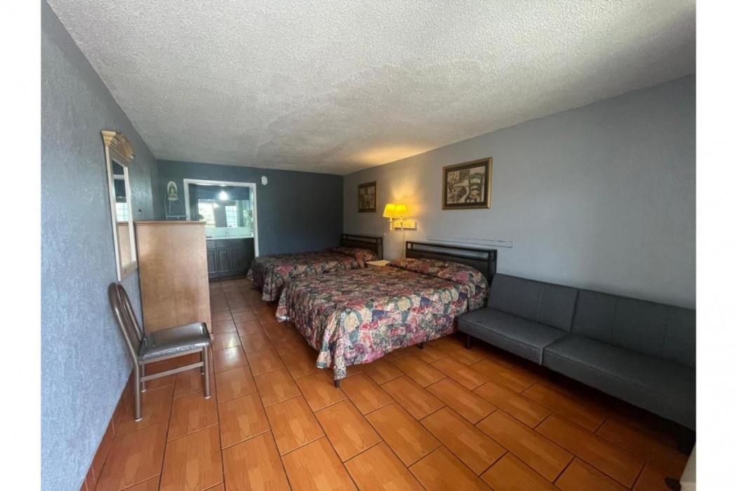 La Posada Inn By OYO Brownsville 15/42