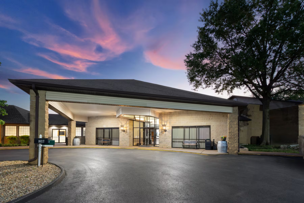 Baymont Inn and Suites by Wyndham Farmington, MO 2/62