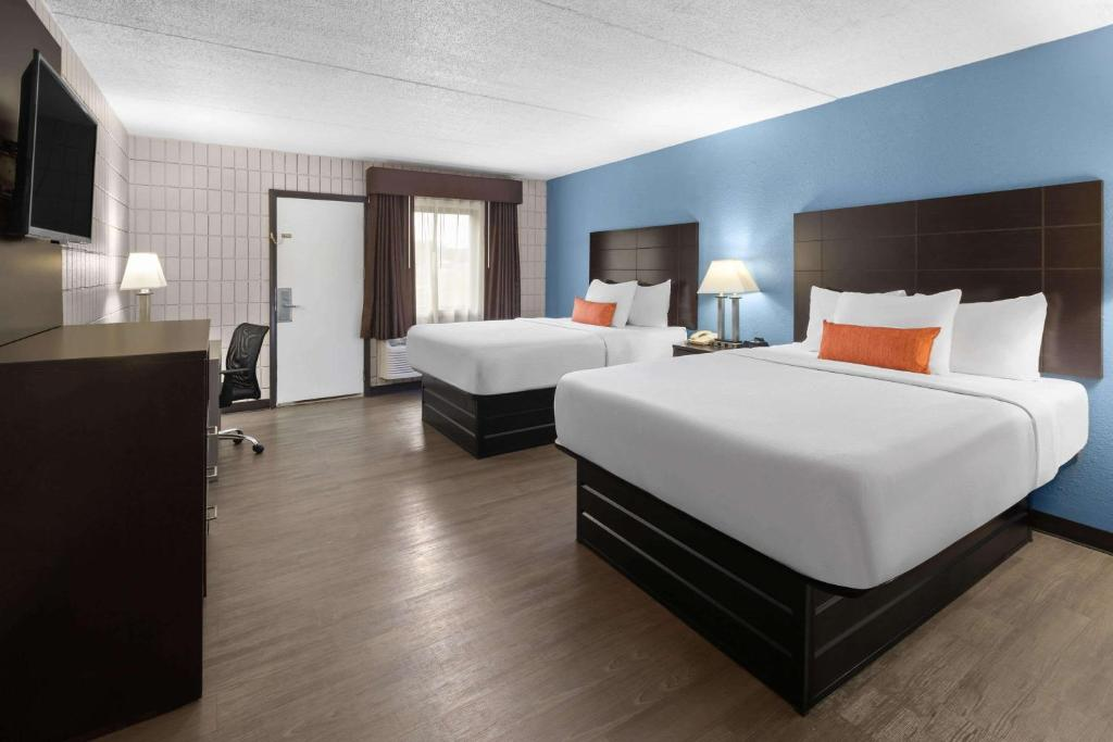 Baymont Inn and Suites by Wyndham Farmington, MO 9/62