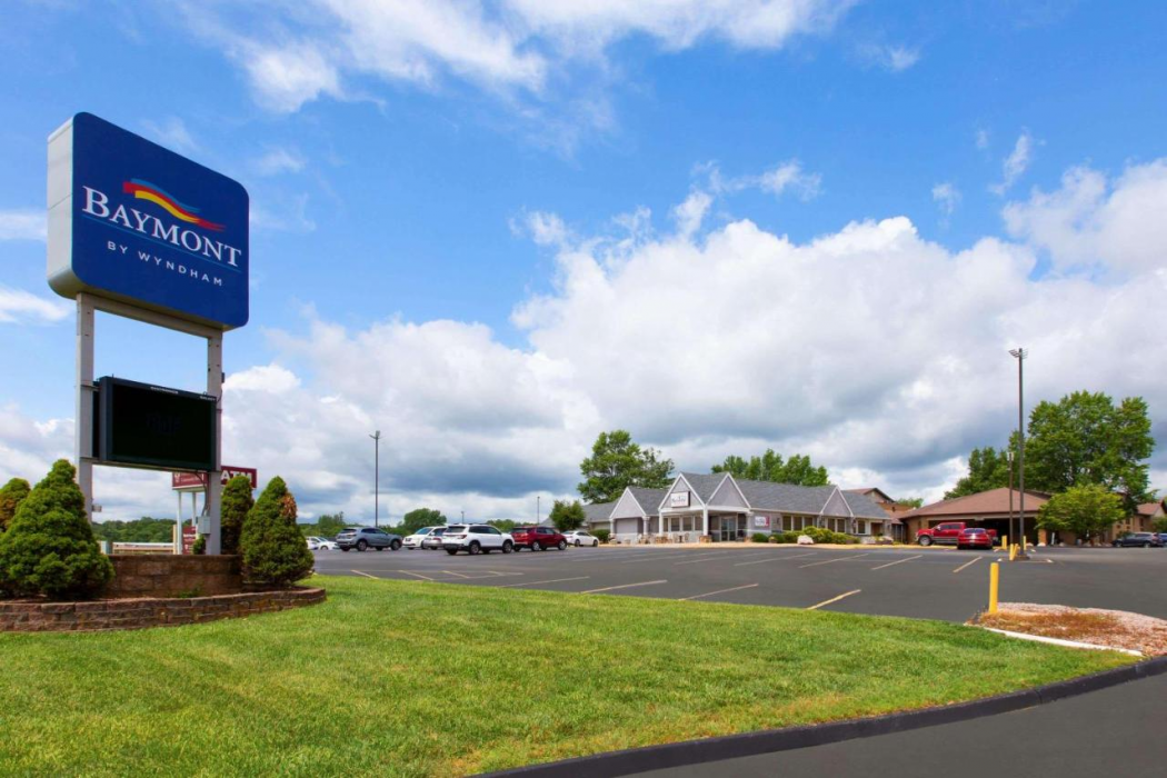 Baymont Inn and Suites by Wyndham Farmington, MO 1/62