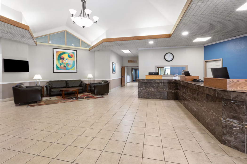 Baymont Inn and Suites by Wyndham Farmington, MO 25/62