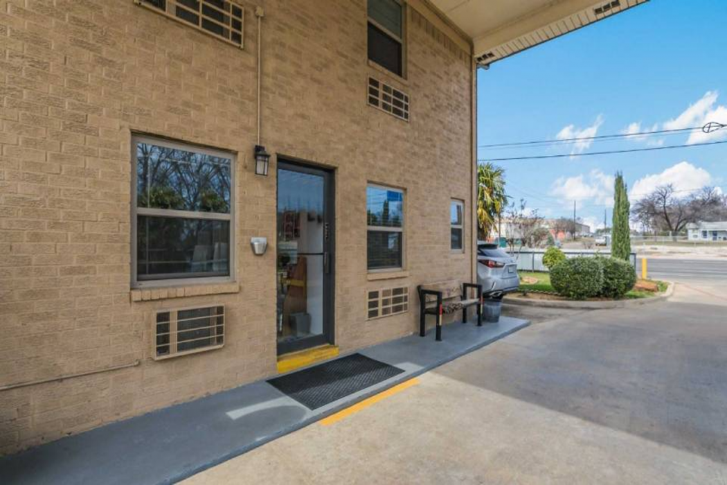 Motel6 Dallas, TX 42/59