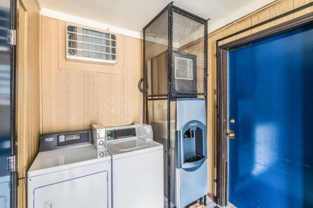 Motel6 Dallas, TX 41/59