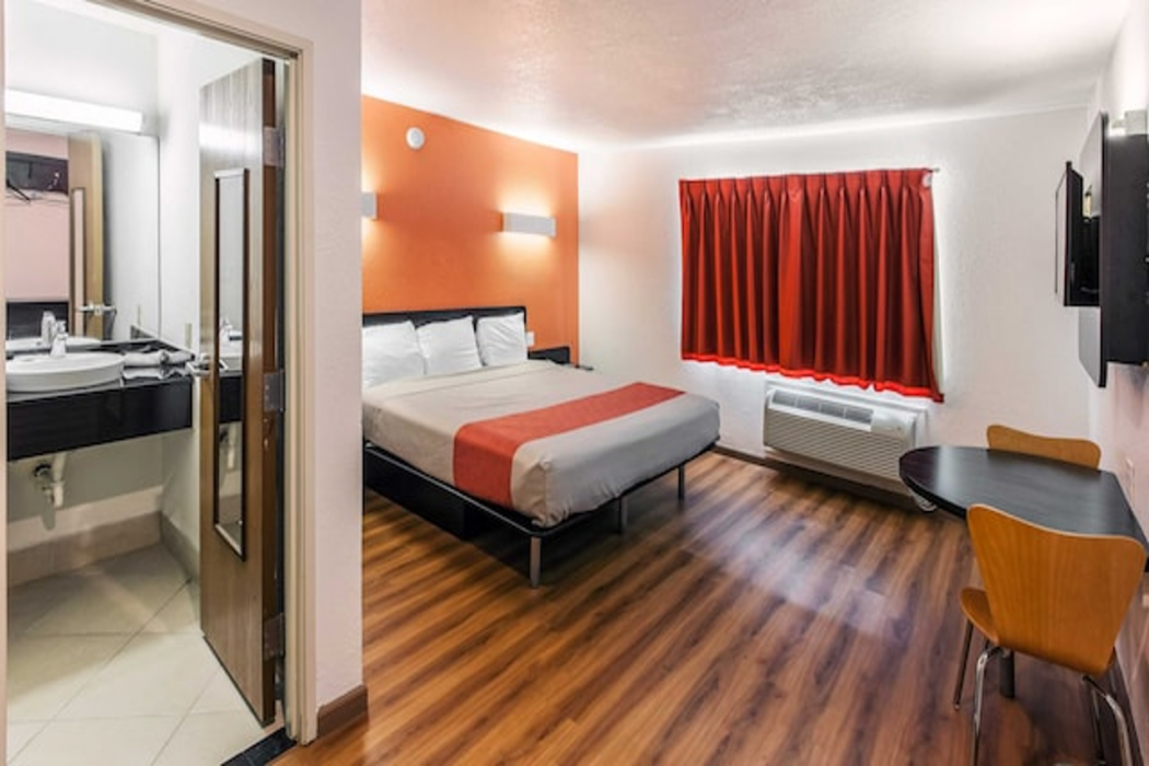 Motel6 Dallas, TX 22/59