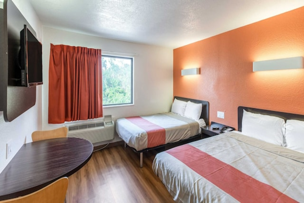 Motel6 Dallas, TX 24/59