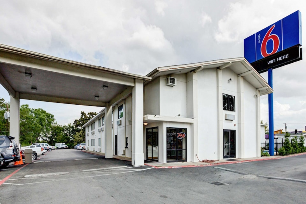 Motel6 Dallas, TX image