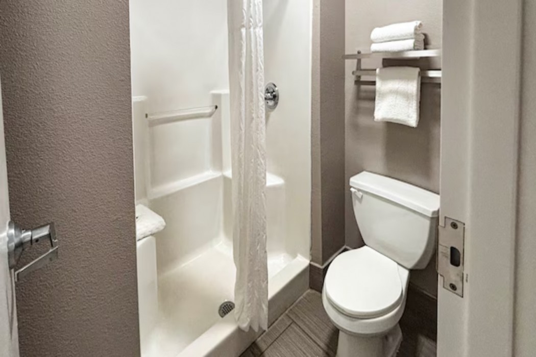 Studio6 Suites Richland, MS / Jackson 11/27