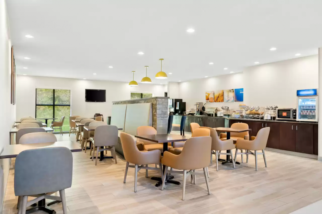 Comfort Inn & Suites Tunkhannock 12/25