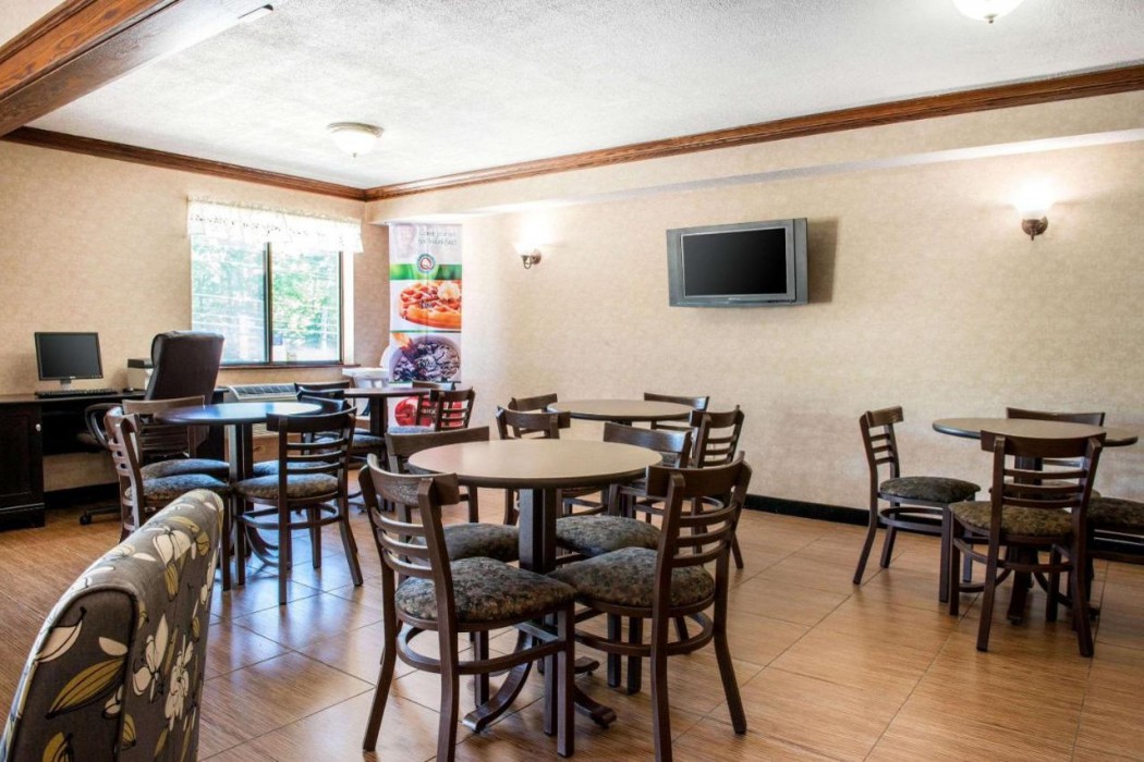 Quality Inn Meadville, PA 15/27