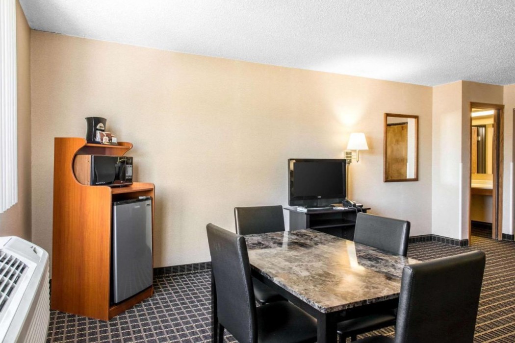 Quality Inn Meadville, PA 13/27