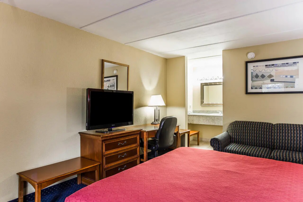 Rodeway Inn Charlotte North End 9/14