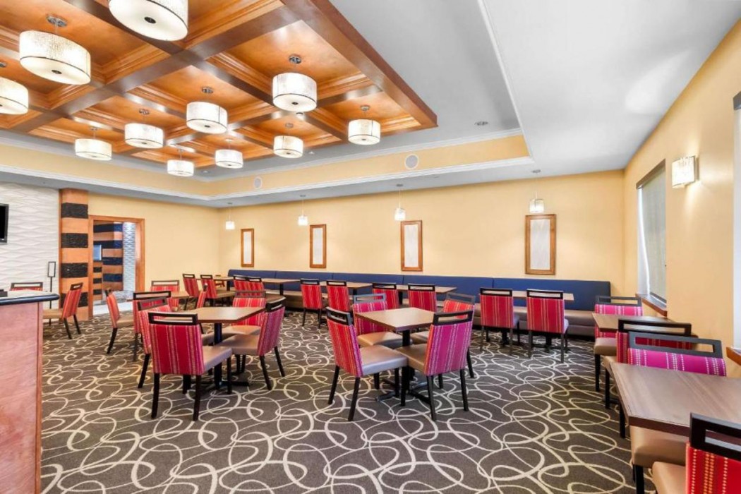 Comfort Suites At Katy Mills 18/45