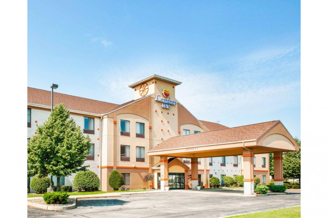 Comfort Inn Goshen, IN 1/36