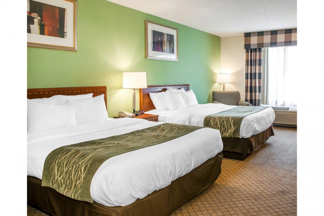 Comfort Inn Goshen, IN 12/36