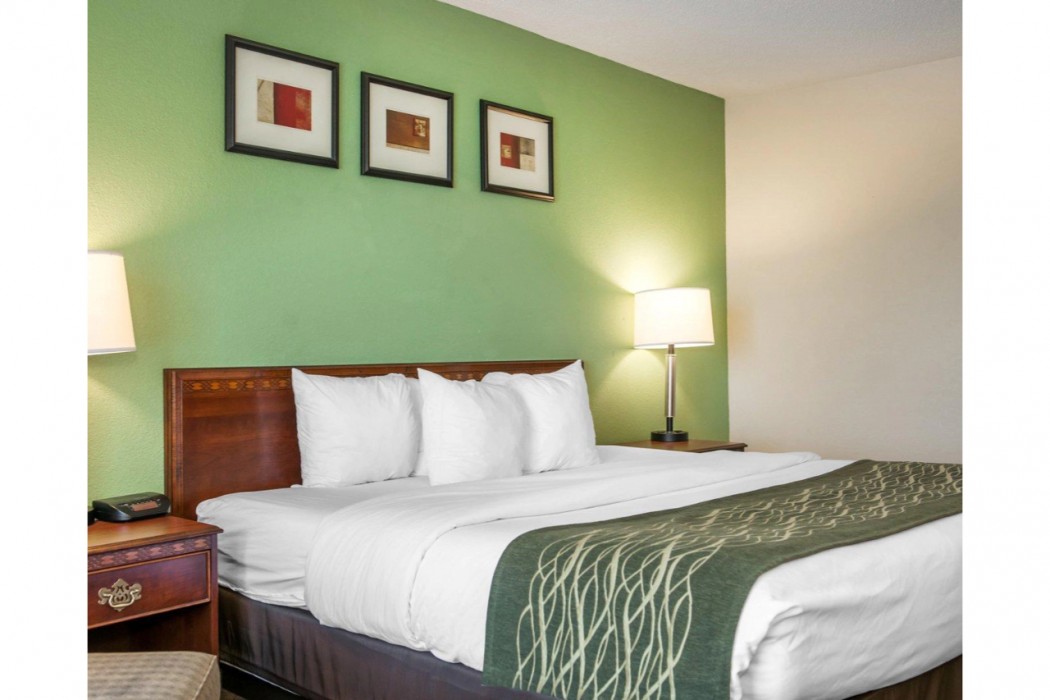 Comfort Inn Goshen, IN 11/36