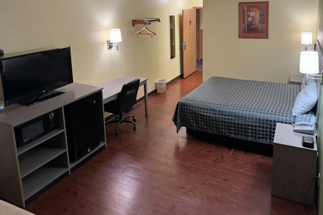 Rodeway Inn Moriarty, NM 7/11