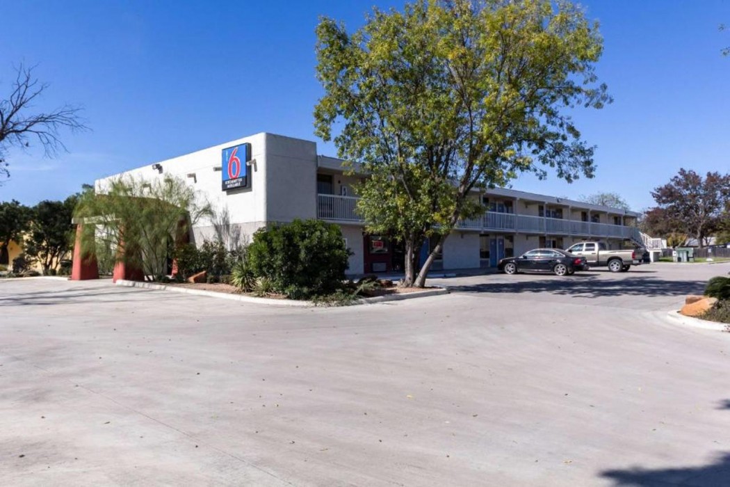 Motel6 Uvalde, TX in UVALDE - TX