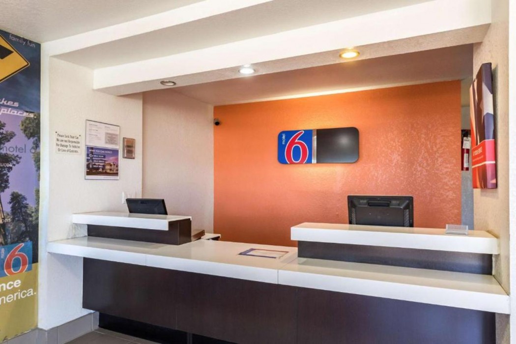 Lobby at Motel6 Uvalde, TX, UVALDE - TX