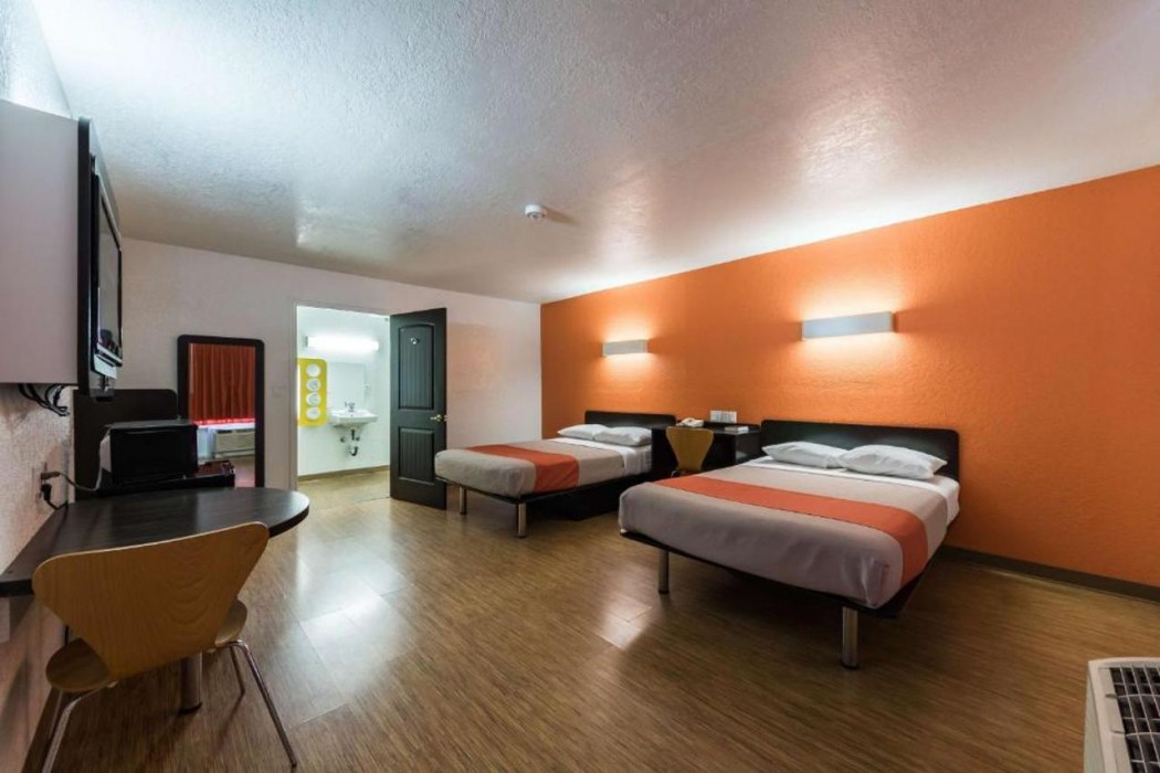 Motel6 Uvalde, TX 13/51