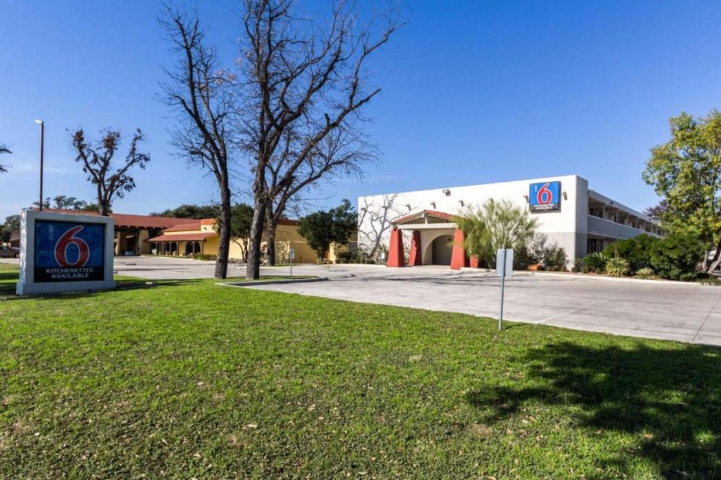 Motel6 Uvalde, TX in UVALDE - TX