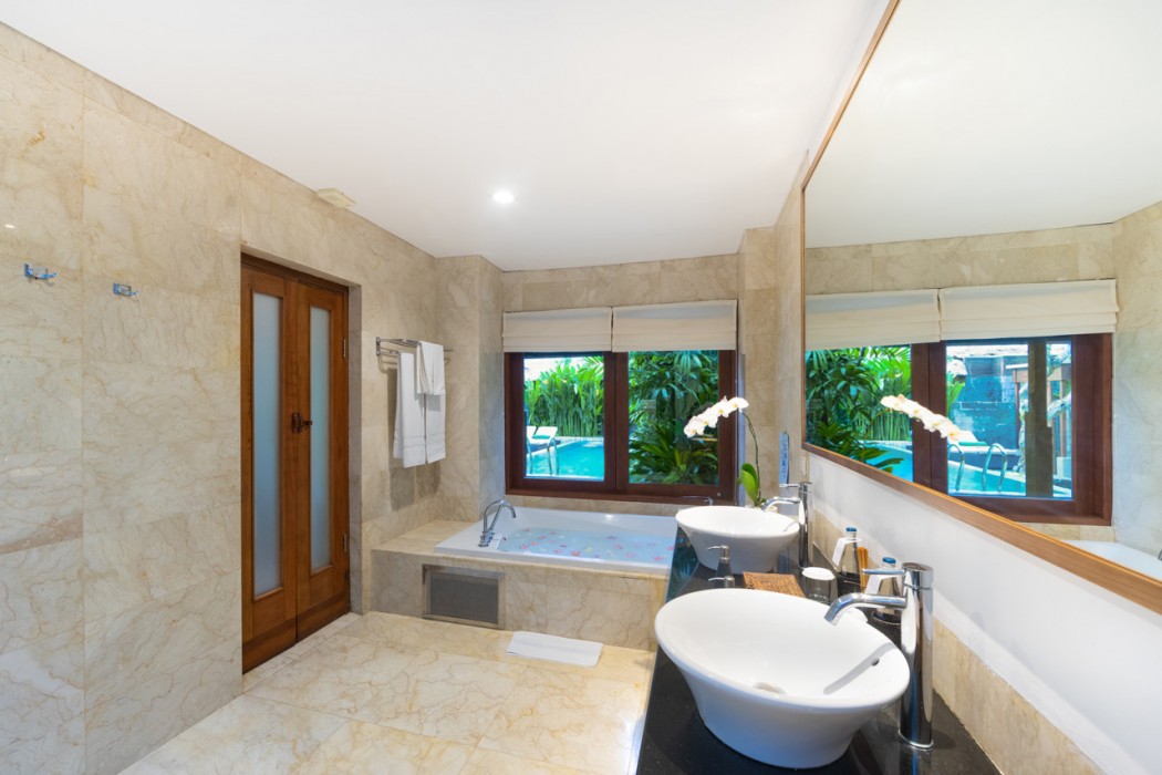 LEGIAN BEACH HOTEL 17/57