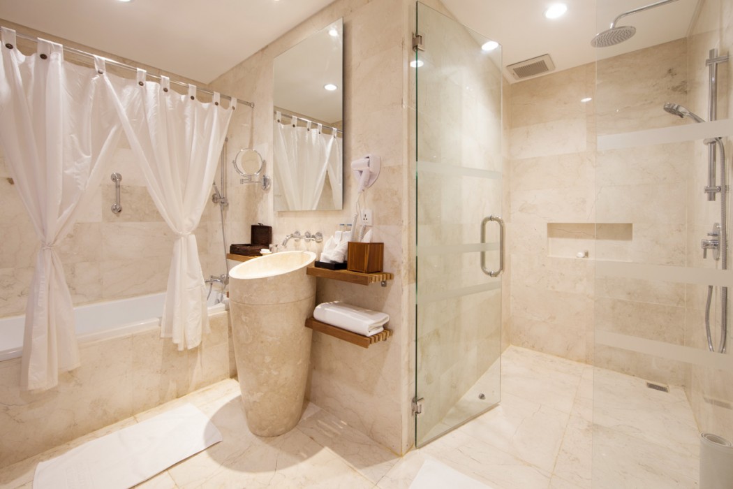 LEGIAN BEACH HOTEL 35/57