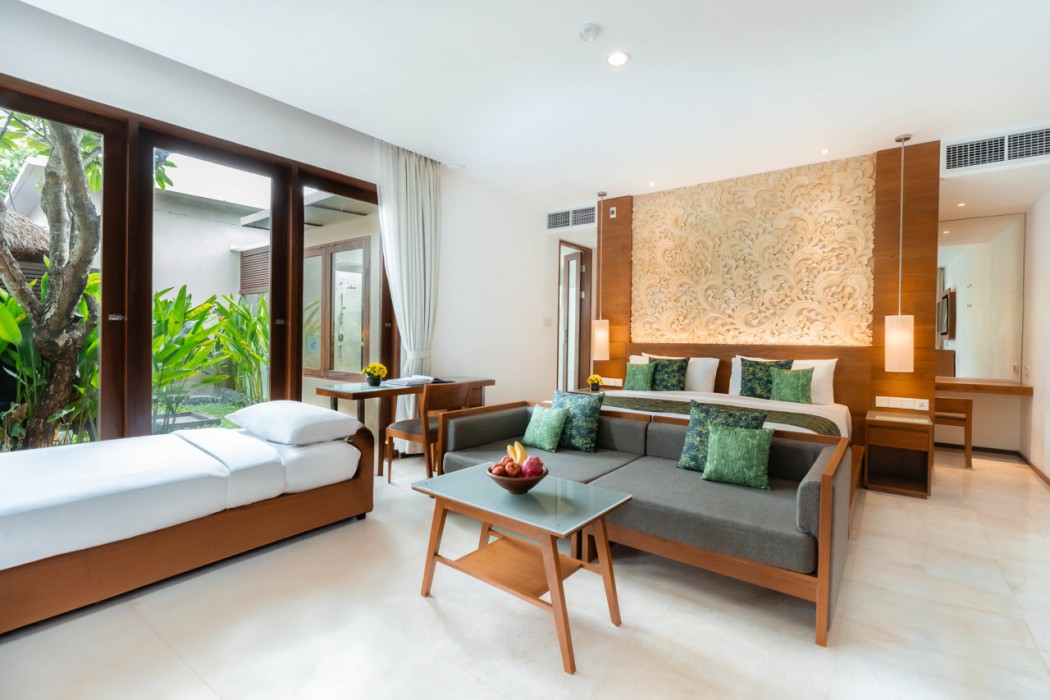 LEGIAN BEACH HOTEL 8/57