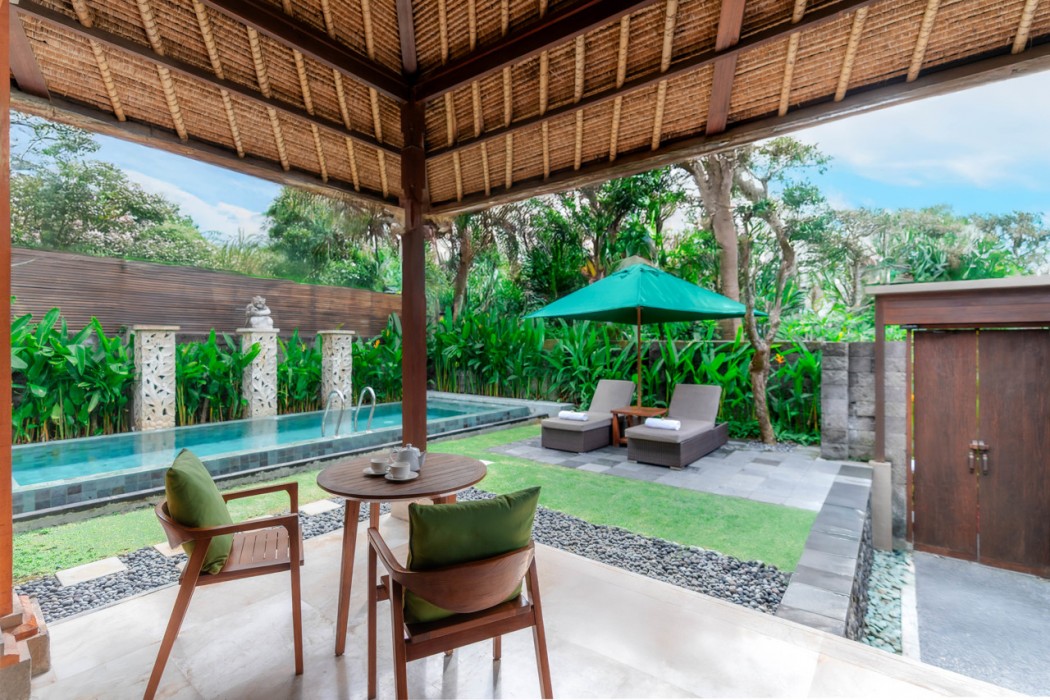 LEGIAN BEACH HOTEL 7/57
