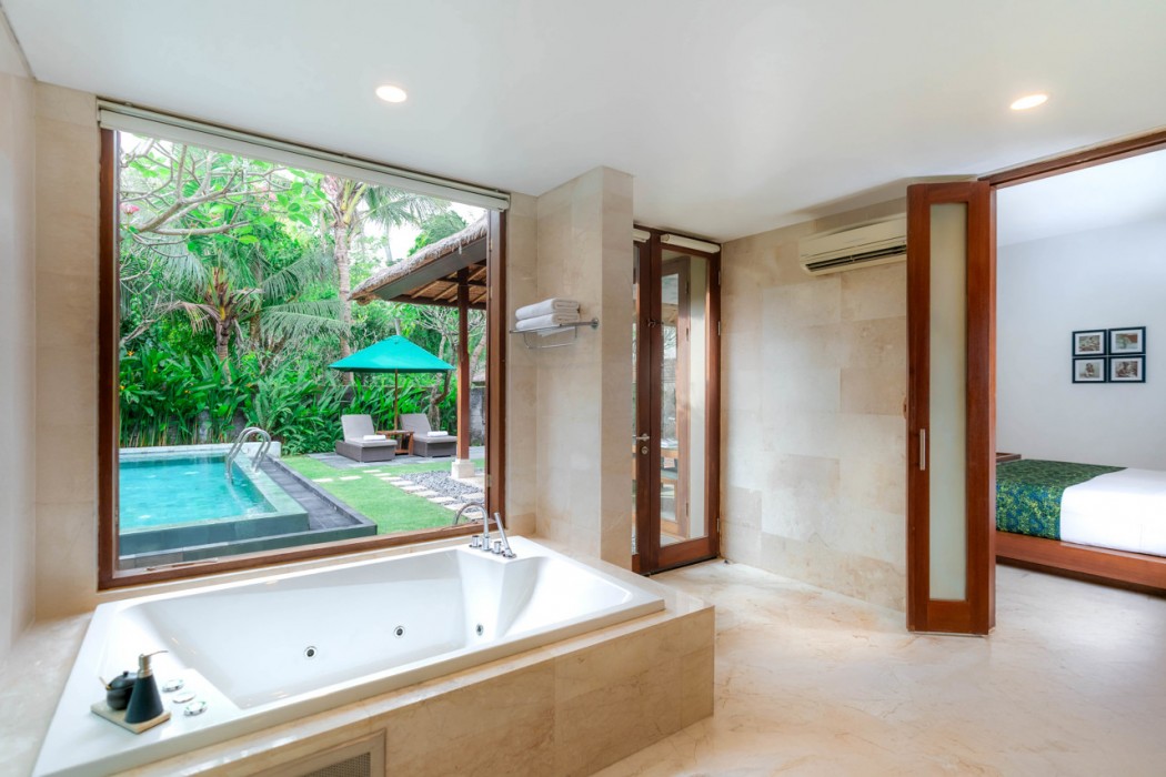 LEGIAN BEACH HOTEL 9/57