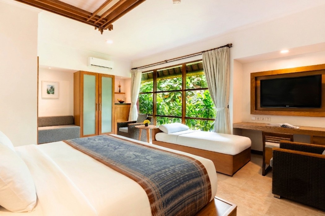 LEGIAN BEACH HOTEL 27/57