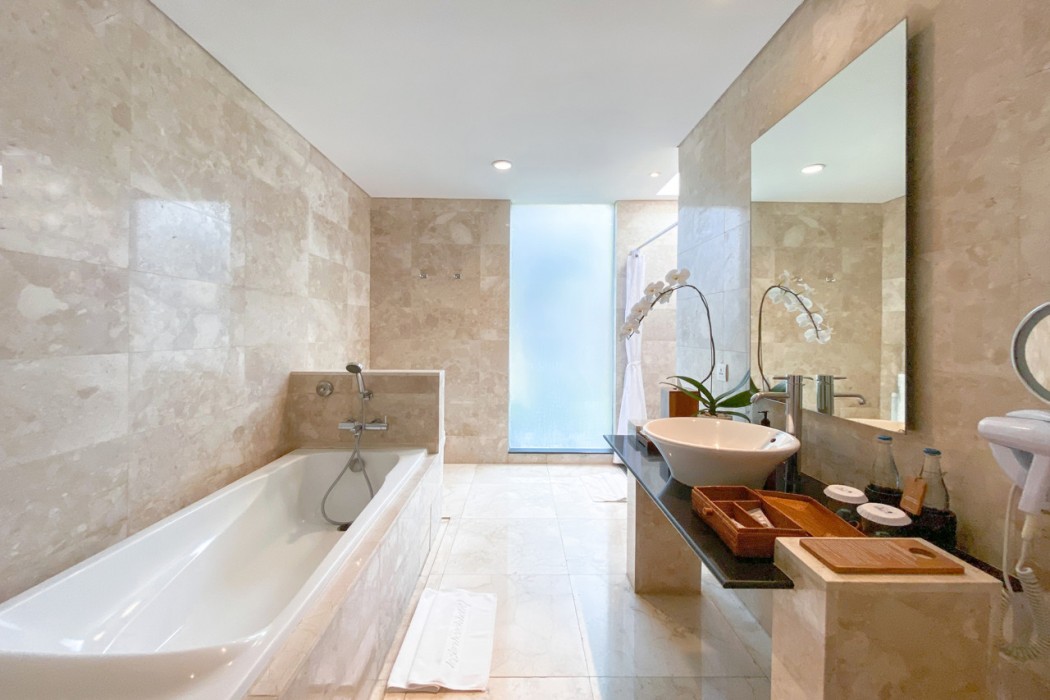 LEGIAN BEACH HOTEL 29/57