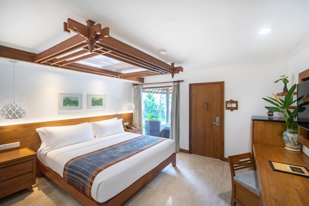 LEGIAN BEACH HOTEL 30/57