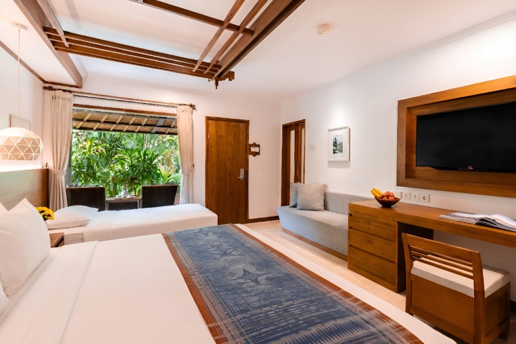 LEGIAN BEACH HOTEL 28/57