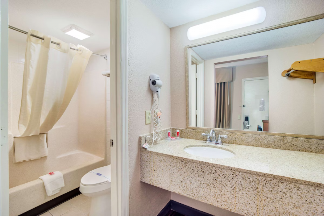 Econo Lodge Walterboro I-95, SC 16/17