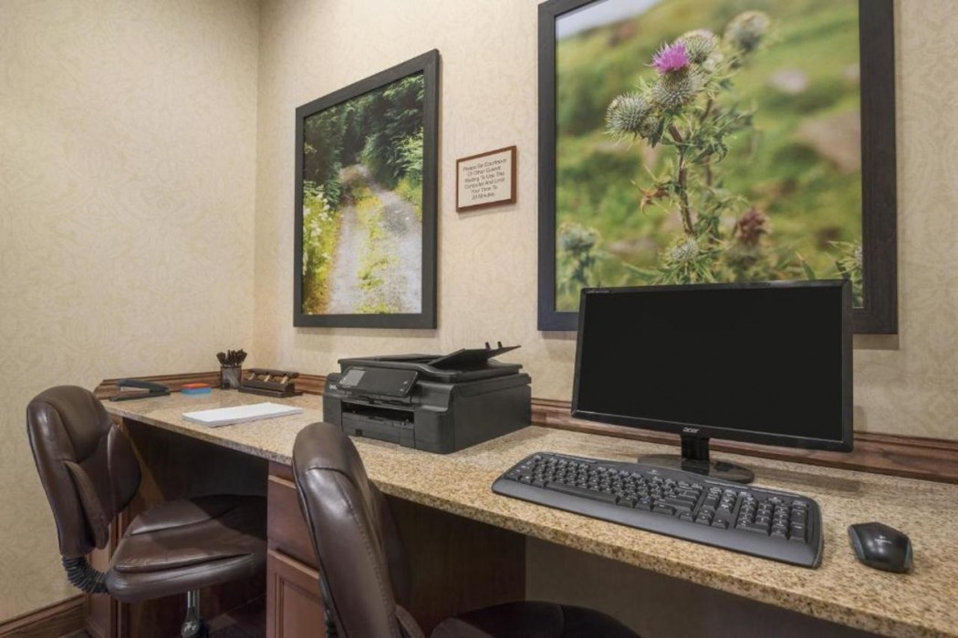 Country Inn & Suites By Radisson, Minot, ND 12/24